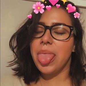 Meet your Posher, Esperanza